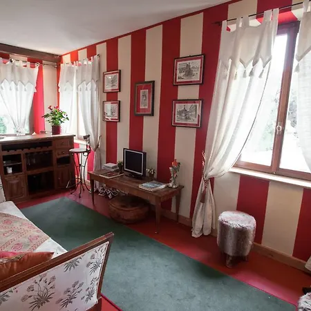 Verecondi Scortecci شقة